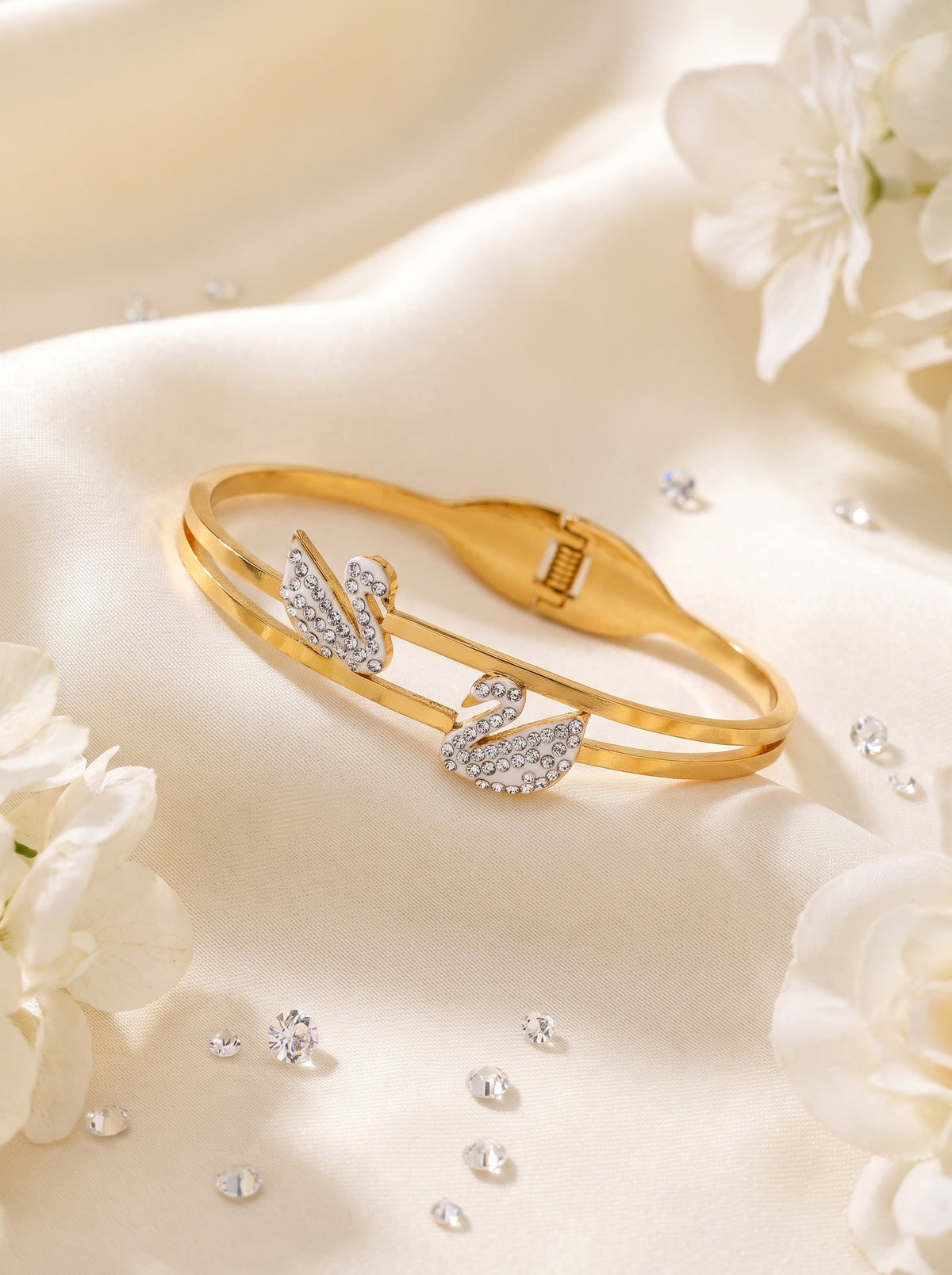 Celiora Swan Duet Bracelet Pearl Swan crystal white design